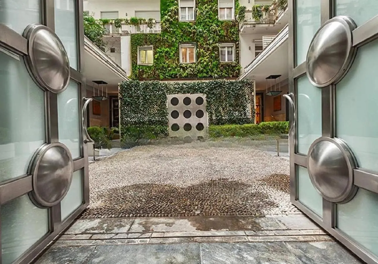 Elegante 3 Locali Con 2 Bagni Nel Cuore Di Milano Semesterbostad