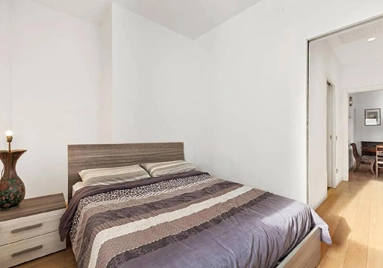 Elegante 3 locali con 2 Bagni nel Cuore di Milano Italien